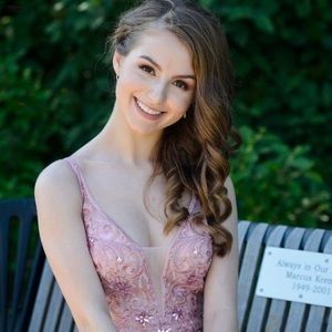 Meet your Posher, Angela